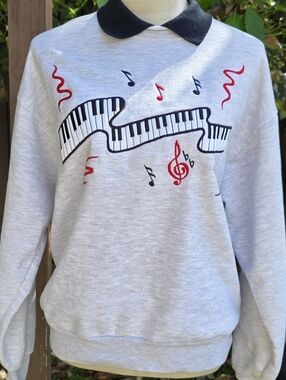 Jerzees Vtg Gray Sweater with Piano Keyboard & Musical Notes Size M